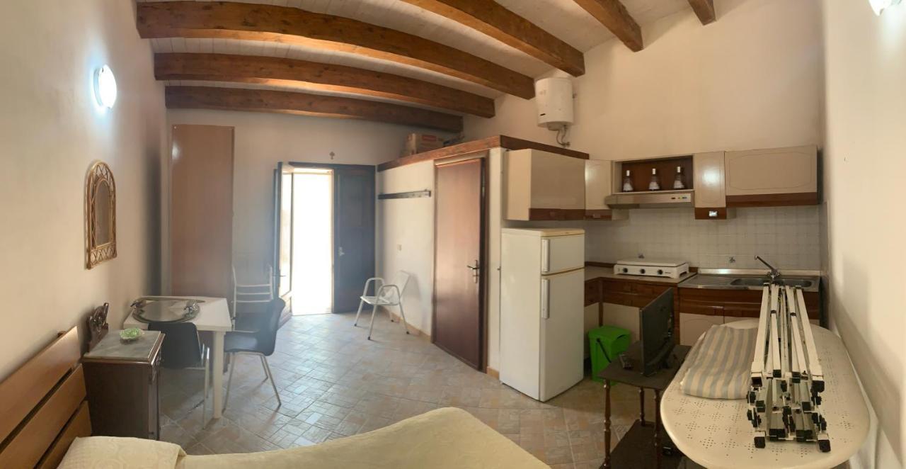 Casa Vacanze Mandriavecchia Петросино Экстерьер фото